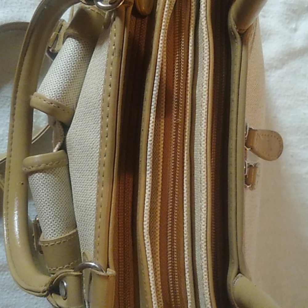 Handbag - Picture 3 of 10